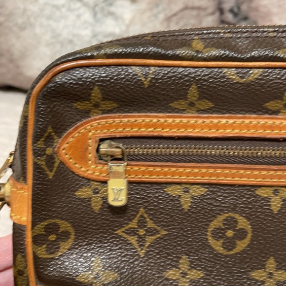 Vintage Louis Vuitton large wristlet - Picture 12 of 16